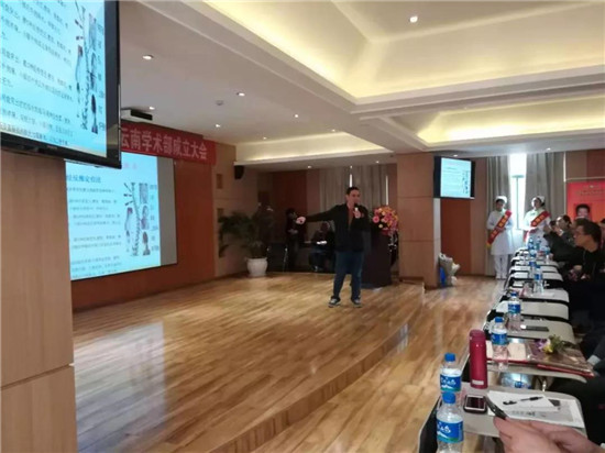 1542942799409361.jpg 专家与学员1.jpg